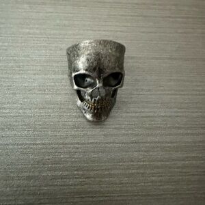Source Unknown Metallic Skull Ring size 10